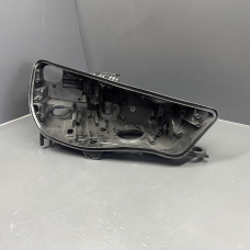 AUDİ A4 B9 2016-2019 FAR KASASI SAĞ